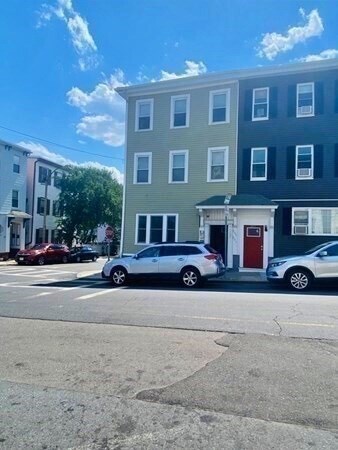Building Photo - 498 Sumner St