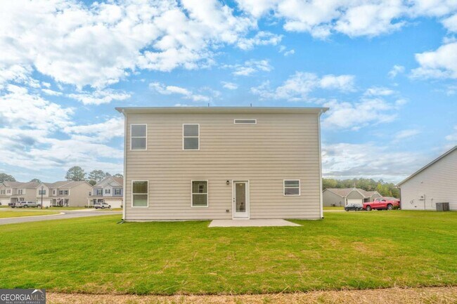 Building Photo - 16 Longbrooke Dr SE