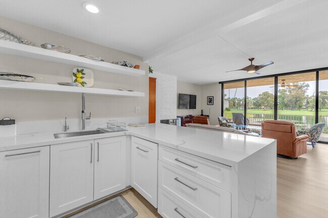 Building Photo - 910 Island Dr