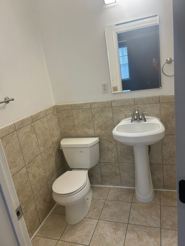 Building Photo - 1209 Madison St