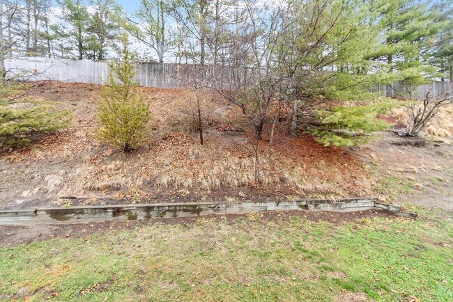 Building Photo - 29 Lamplighter Ln