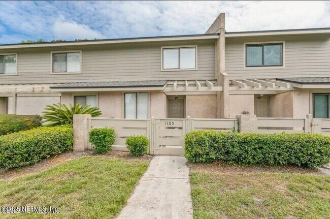 Building Photo - 7701 Baymeadows Cir W