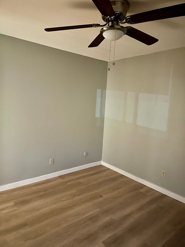 Building Photo - 10065 Puttington Dr