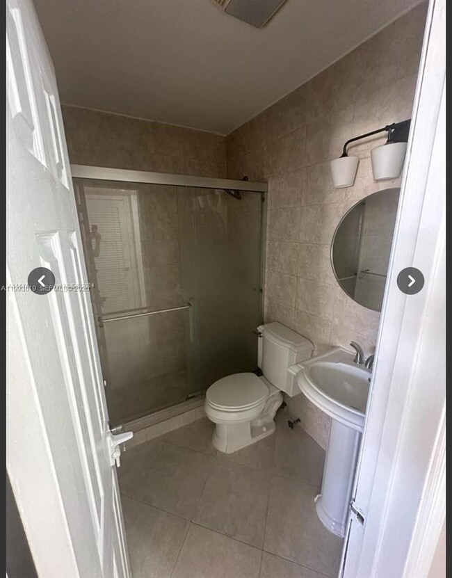 Building Photo - 1755 Venice Ln