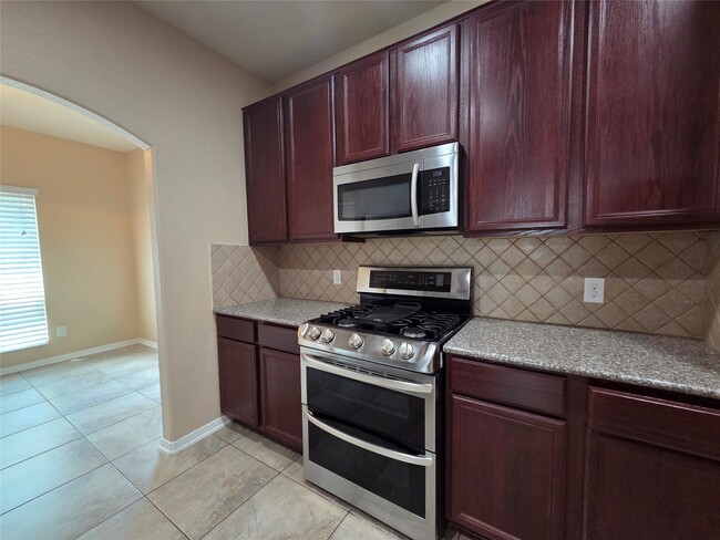 Building Photo - 2615 Elm Crossing Trail