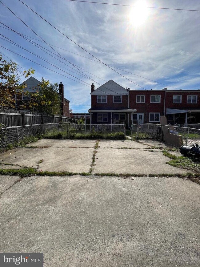 Building Photo - 1236 Deanwood Rd