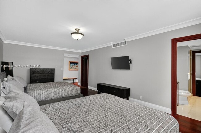 Building Photo - 9511 Collins Ave