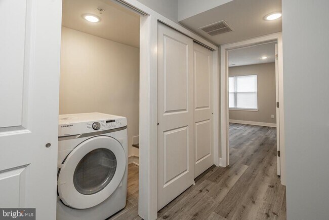 Building Photo - 616 Union St