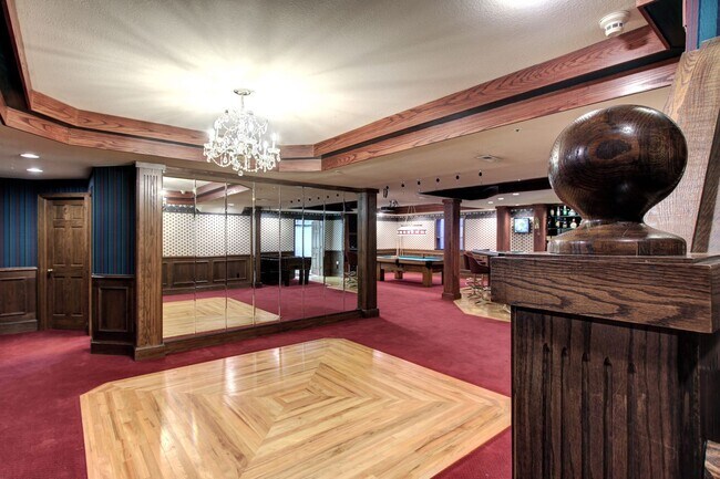 Building Photo - Castle Pines Village Custom Home for lease.