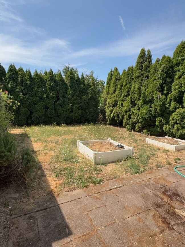Building Photo - Cadmus Court Triplex #14158
