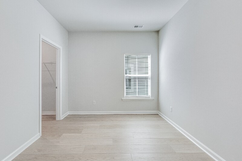 Building Photo - 1153 Glorious Wy