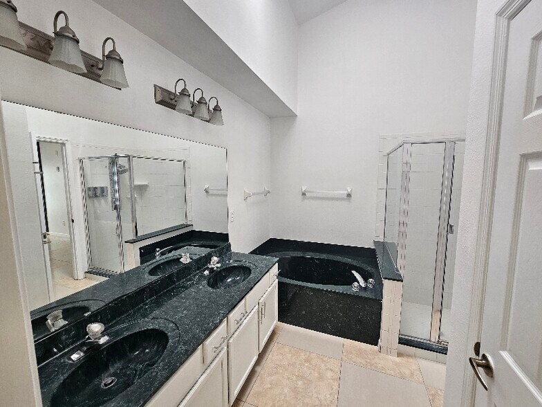 Building Photo - 12786 Maribou Cir