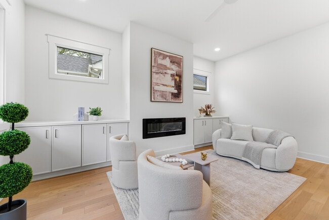 Building Photo - 205 Whitefoord Ave NE