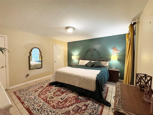 Building Photo - 5550 N Braeswood Blvd