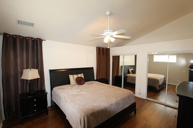 Building Photo - Spacious 3-Bedroom Townhouse with Main-Level Primary Suite