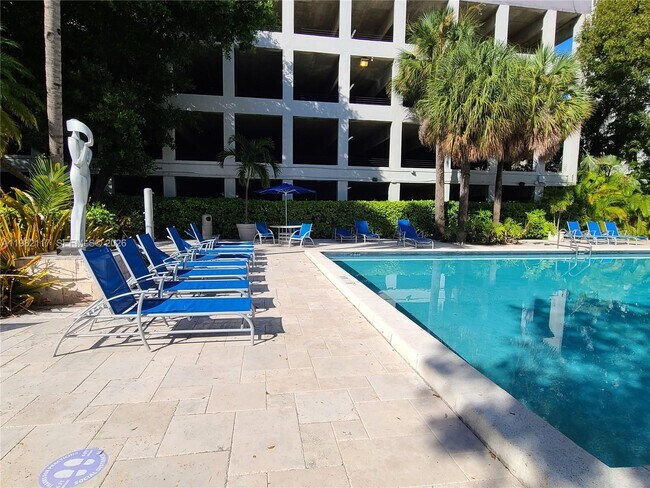 Building Photo - 850 N Miami Ave