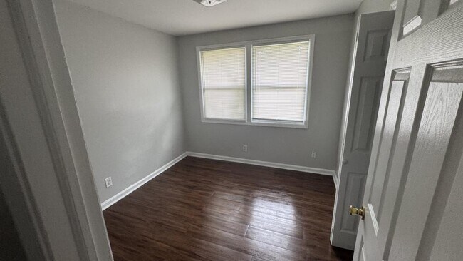 Building Photo - 457 Hickory Ridge Dr