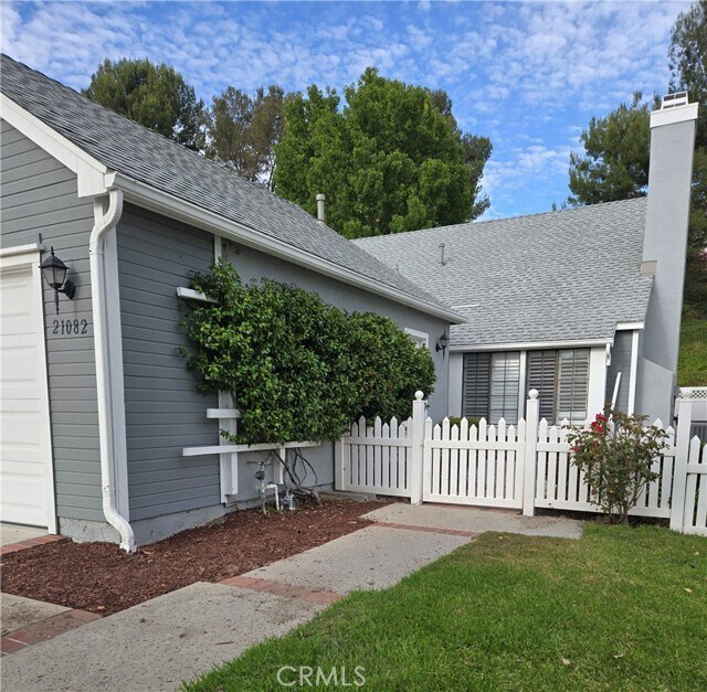 Building Photo - 21082 Primrose Ln