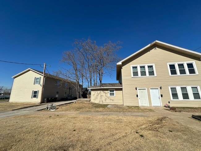 Building Photo - 9th Street Apartments In Bartlesville