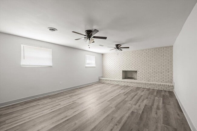 Building Photo - 9121 Potomac Dr