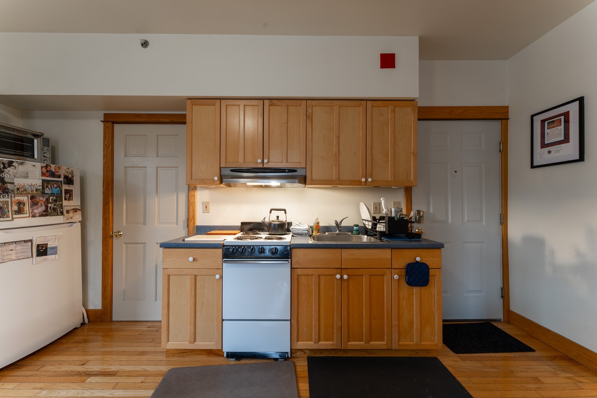 Building Photo - 209 College Ave