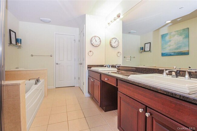 Building Photo - 213 Waterside Close