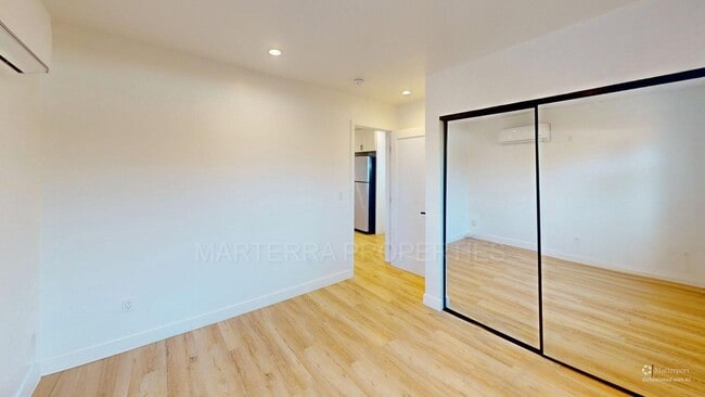 Building Photo - Beautiful 2 Bedroom Home