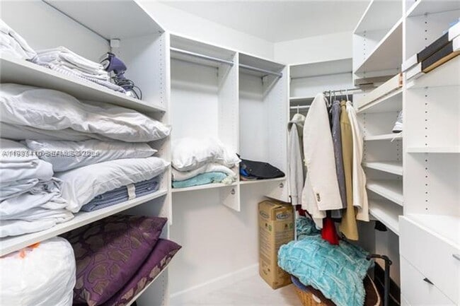 Building Photo - 335 S Biscayne Blvd