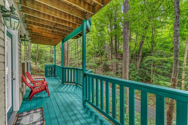 Building Photo - 1052 Twin Oaks Rd