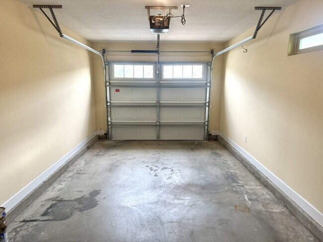 Building Photo - Charming 2 Bed, 2 Bath Home in Lynn Haven, FL - Perfect for Cozy Living!