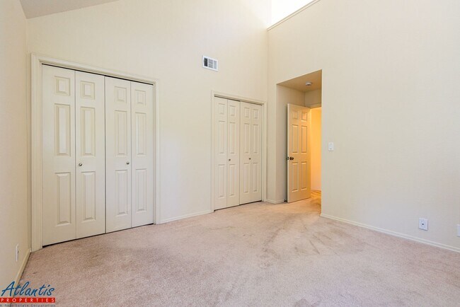 Building Photo - Lovely Townhouse | Resort-Style Community