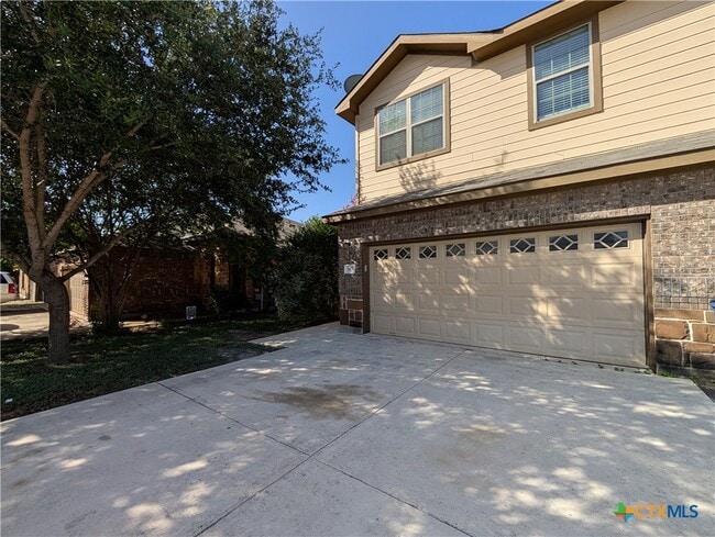 Building Photo - 957 Brown Rock Dr