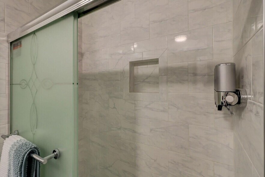 Building Photo - 400 William Hilton Pkwy