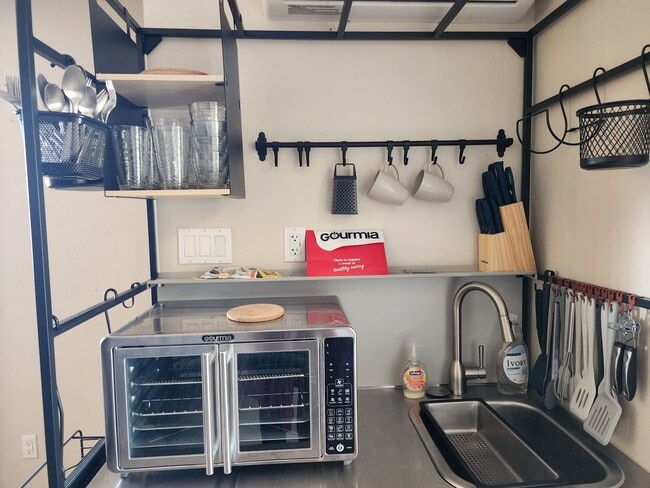 Building Photo - Furnished or Unfurnished Studio With Private Pool and Utilities Paid in Oceanside