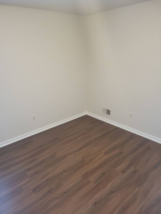 Building Photo - 4113 La Salle Ave