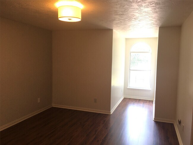 Building Photo - 10730 Sea Myrtle Dr