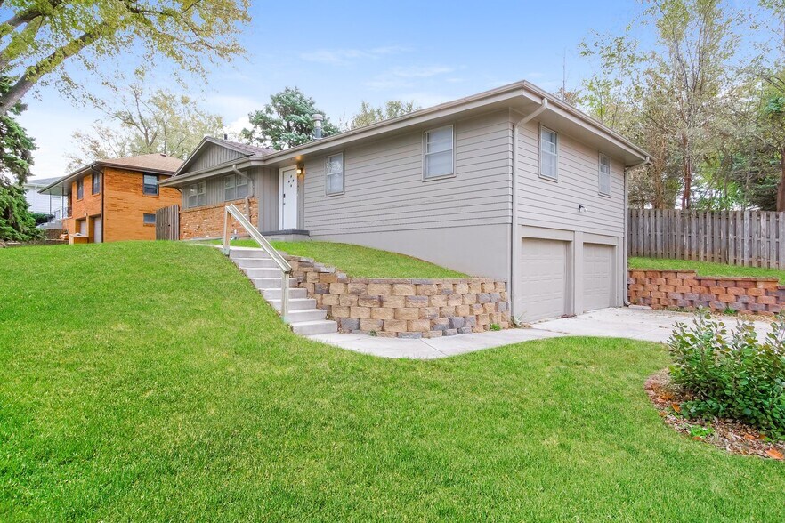 Building Photo - 8549 Meredith Ave