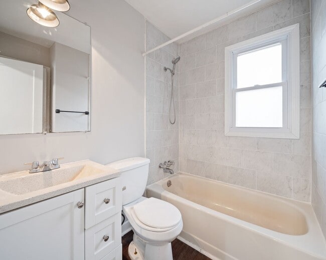 Building Photo - Rent 2 Get 2 Rooms for Free- This home is Priced as a 2bdrm in Intown Atlanta
