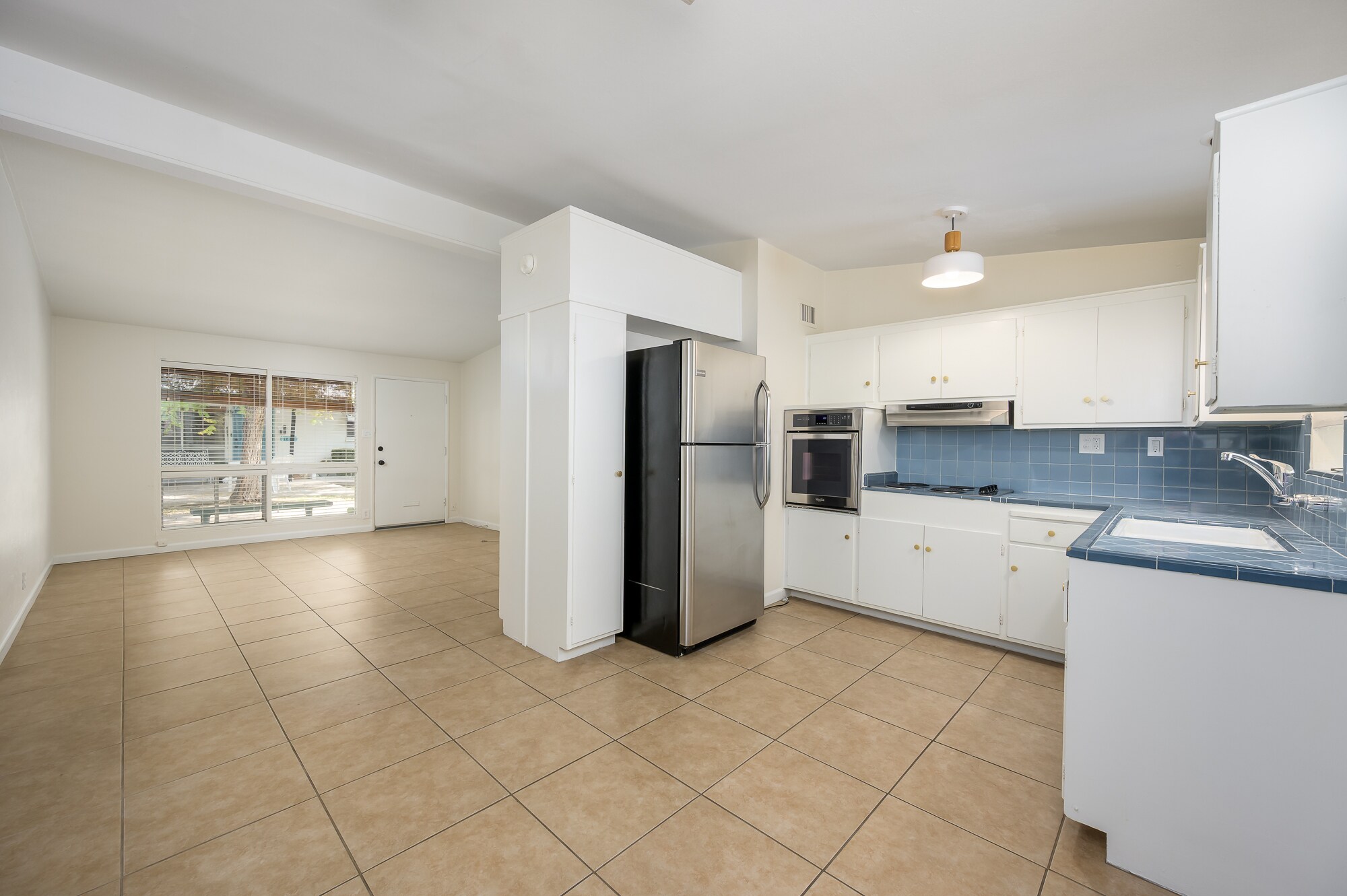 Kitchen 1 - 1809 E Colter St