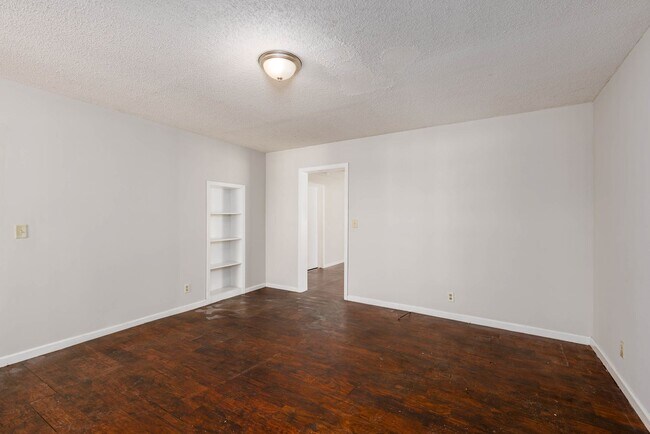 Building Photo - 4 Bedroom, 2 Bathroom in Adamsville