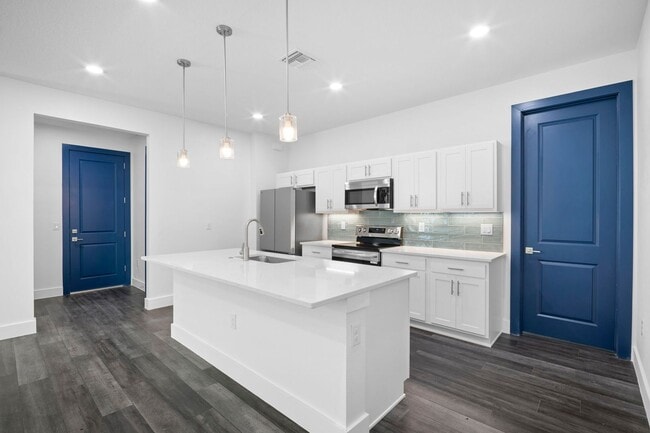 Building Photo - Luxury New construction 3 bedroom 2 baths located in North Port