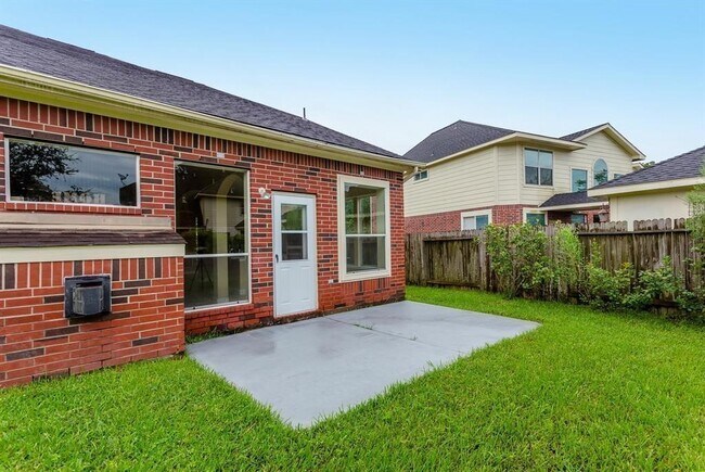 Building Photo - 5918 Union Springs