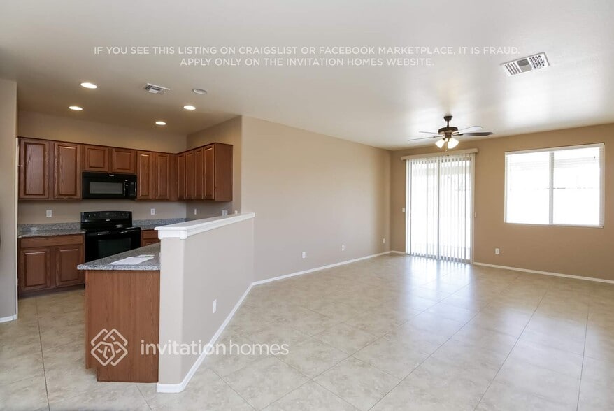 Building Photo - 4962 E Longhorn St