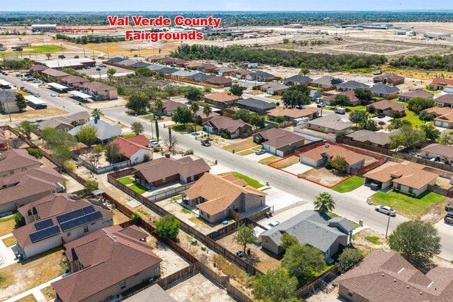 Building Photo - 208 Ramon Cardenas Dr