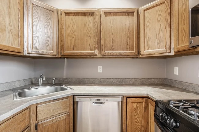 Building Photo - 611 N Park Ave