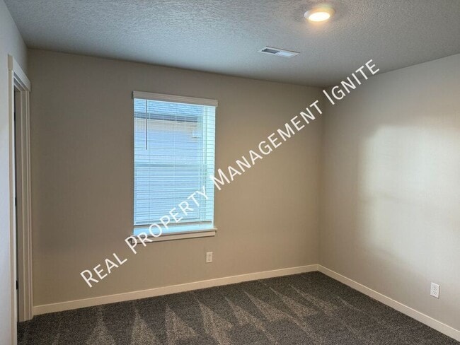 Building Photo - 19294 SW Marshmallow Pl