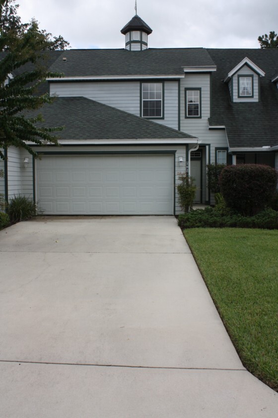 Primary Photo - Four bedroom on golf course