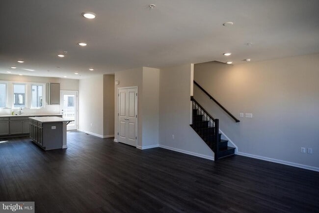 Building Photo - 238 Mainstream Dr