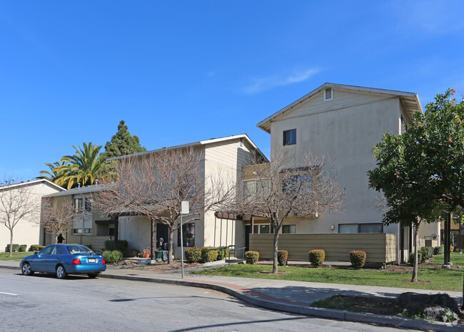 Building Photo - Town Center and Courtyards at Acorn