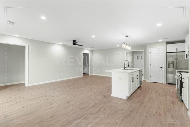 Building Photo - Luxury New Construction in Loxley with Lak...